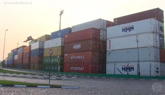 Jornal_da_record_containers_santos